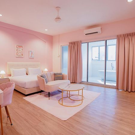 Pink Cabana Hotel George Town Exteriör bild