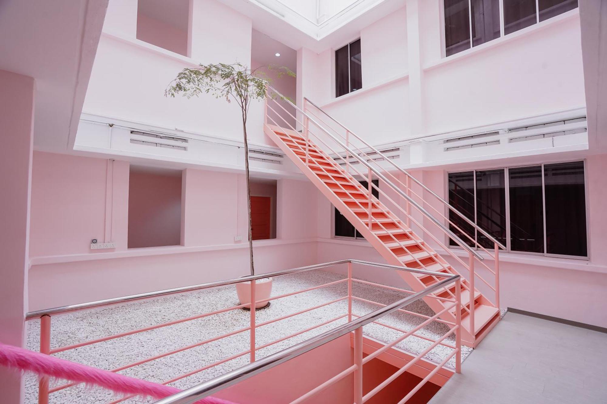 Pink Cabana Hotel George Town Exteriör bild