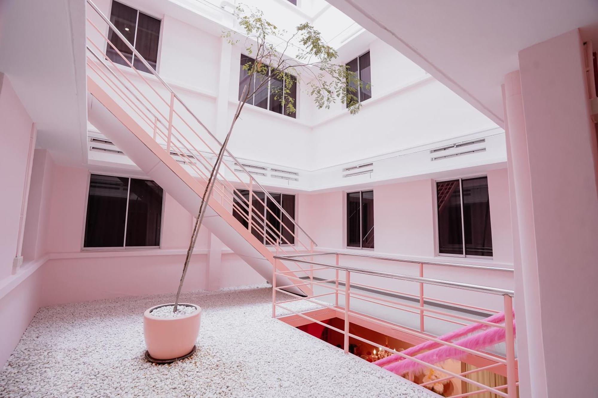 Pink Cabana Hotel George Town Exteriör bild