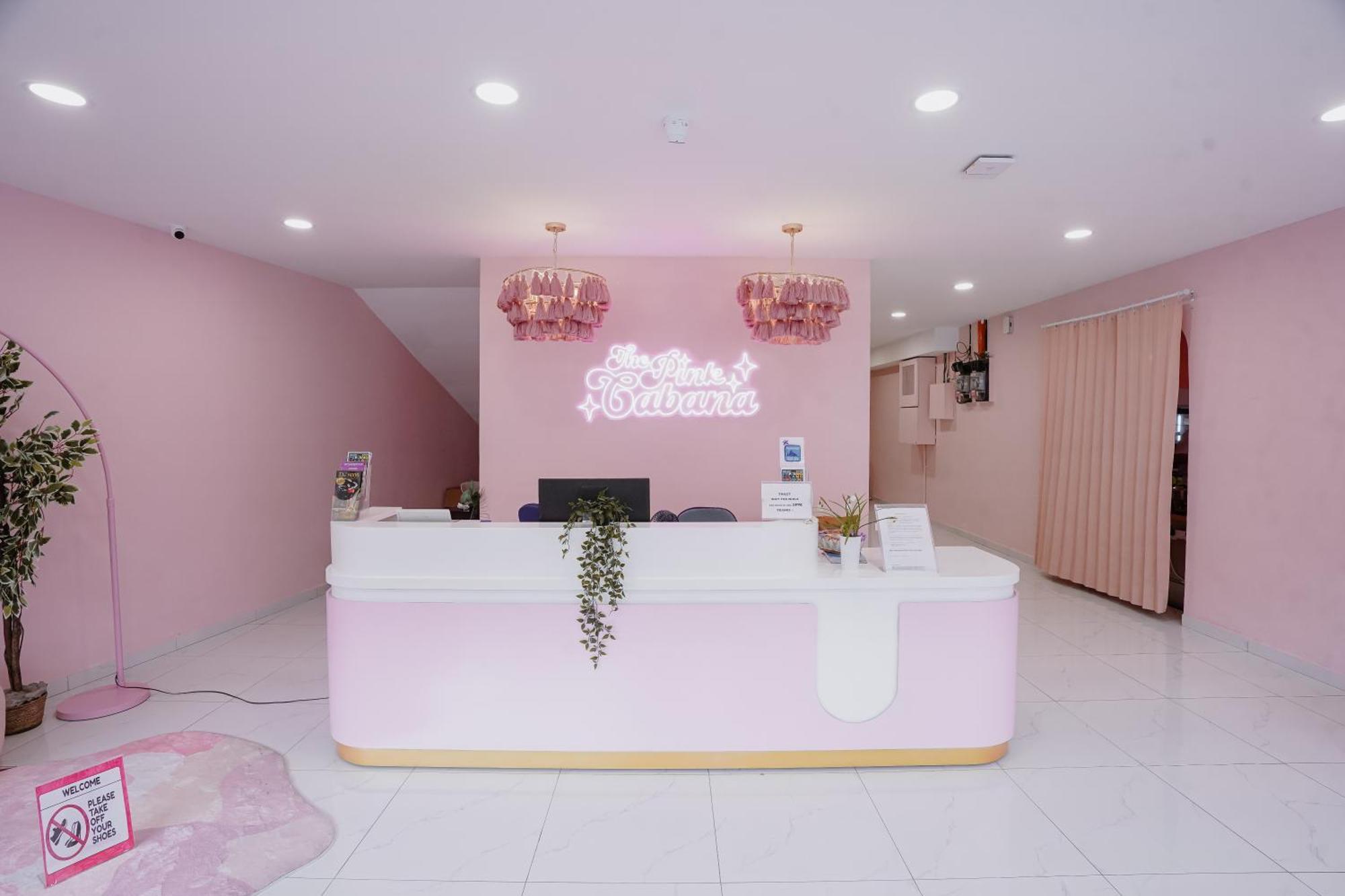 Pink Cabana Hotel George Town Exteriör bild