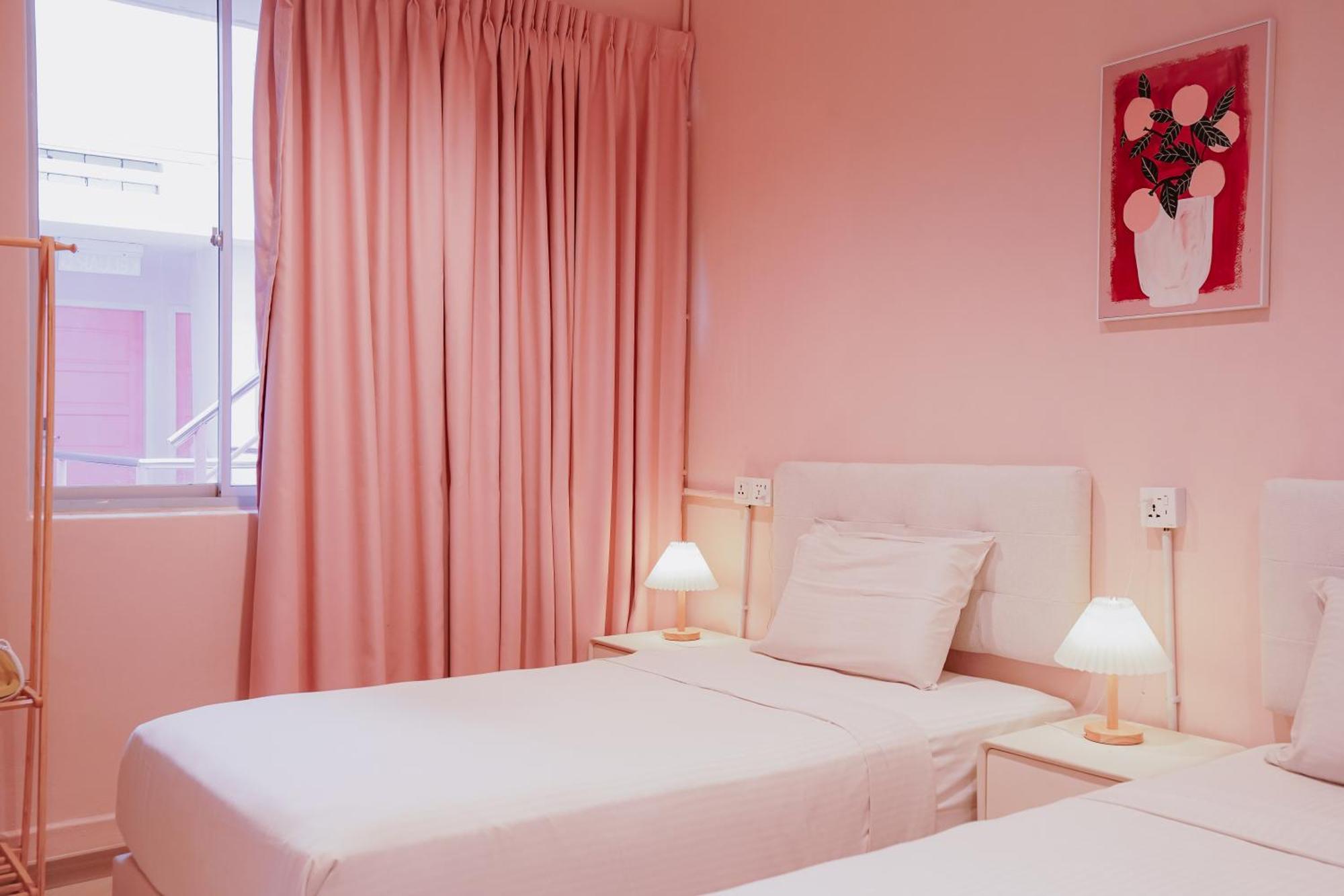 Pink Cabana Hotel George Town Exteriör bild