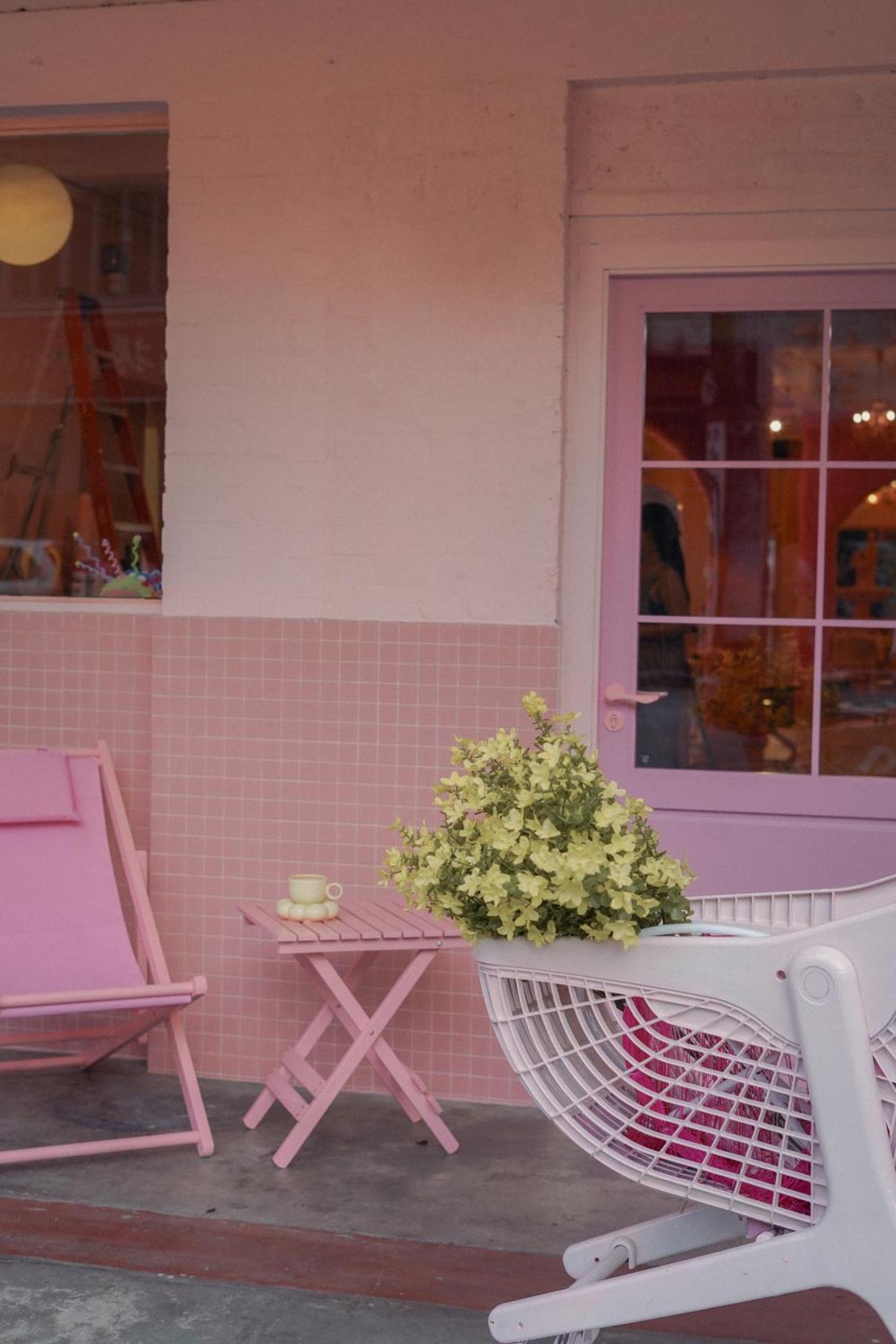 Pink Cabana Hotel George Town Exteriör bild