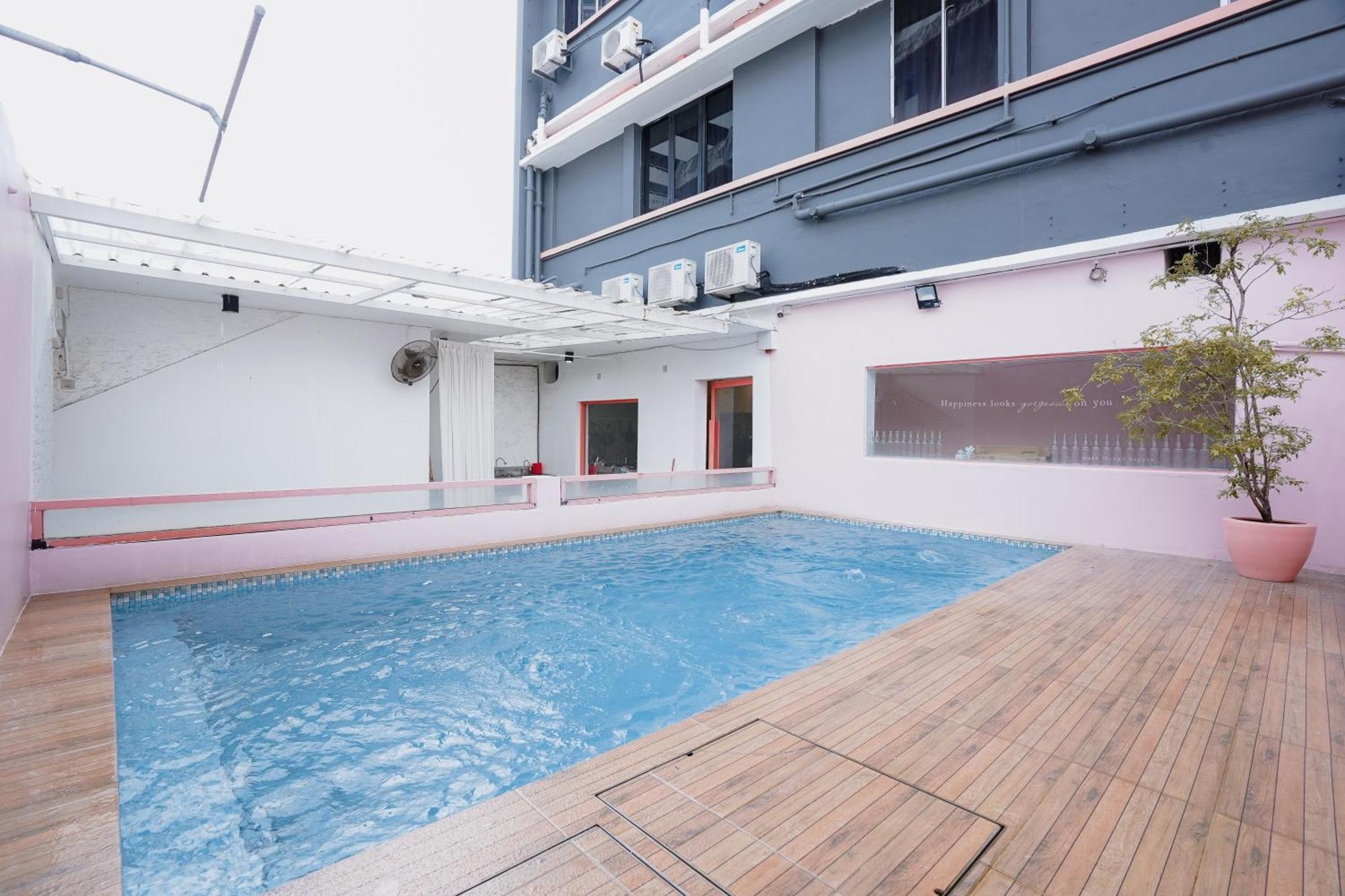 Pink Cabana Hotel George Town Exteriör bild